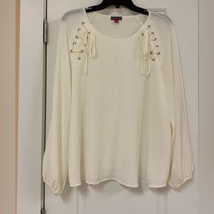 Vince Camuto Off White Dressy Blouse.